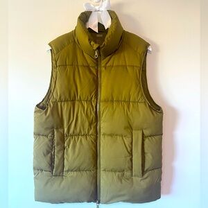 Girlfriend collective everyone puffer vest